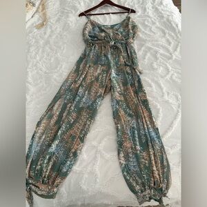 Dress Forum Women’s Jumpsuit EUC